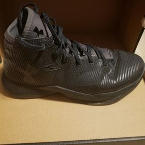 Curry 2.5 "Black" (Size 6.5 Y) "Used"